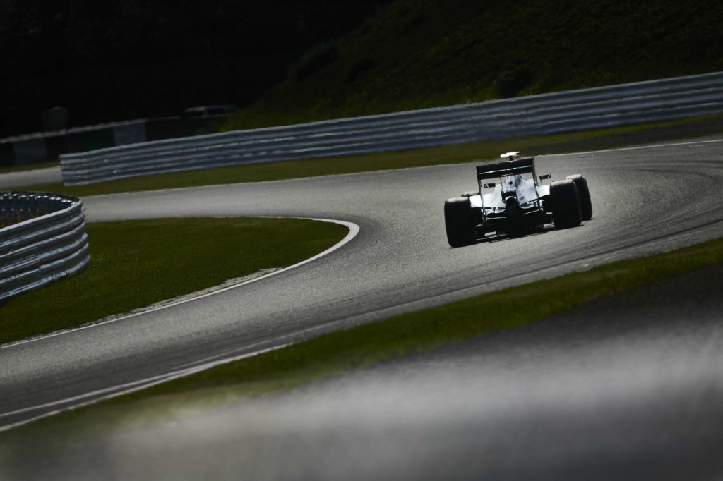 Hamilton, que fechou o dia com o melhor tempo em Suzuka (Divulgação)